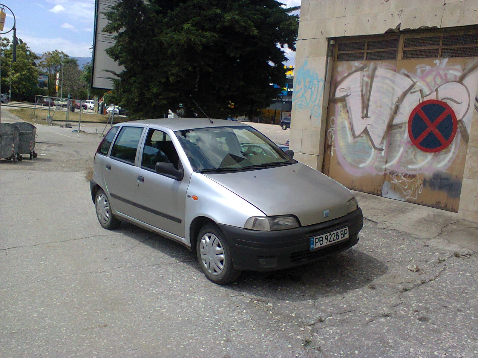 Fiat Punto 1.2 Газ-Бензин Климатик Обслужен 4 врати , снимка 4 - Автомобили и джипове - 55207537
