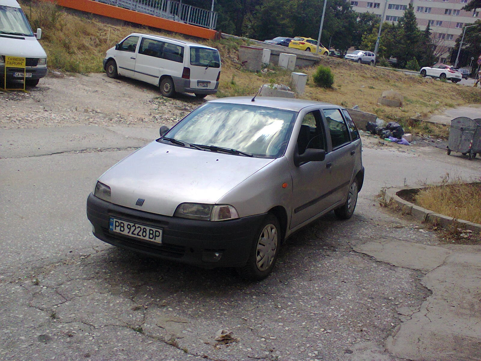 Fiat Punto 1.2 Газ-Бензин Климатик Обслужен 4 врати , снимка 3 - Автомобили и джипове - 55207537