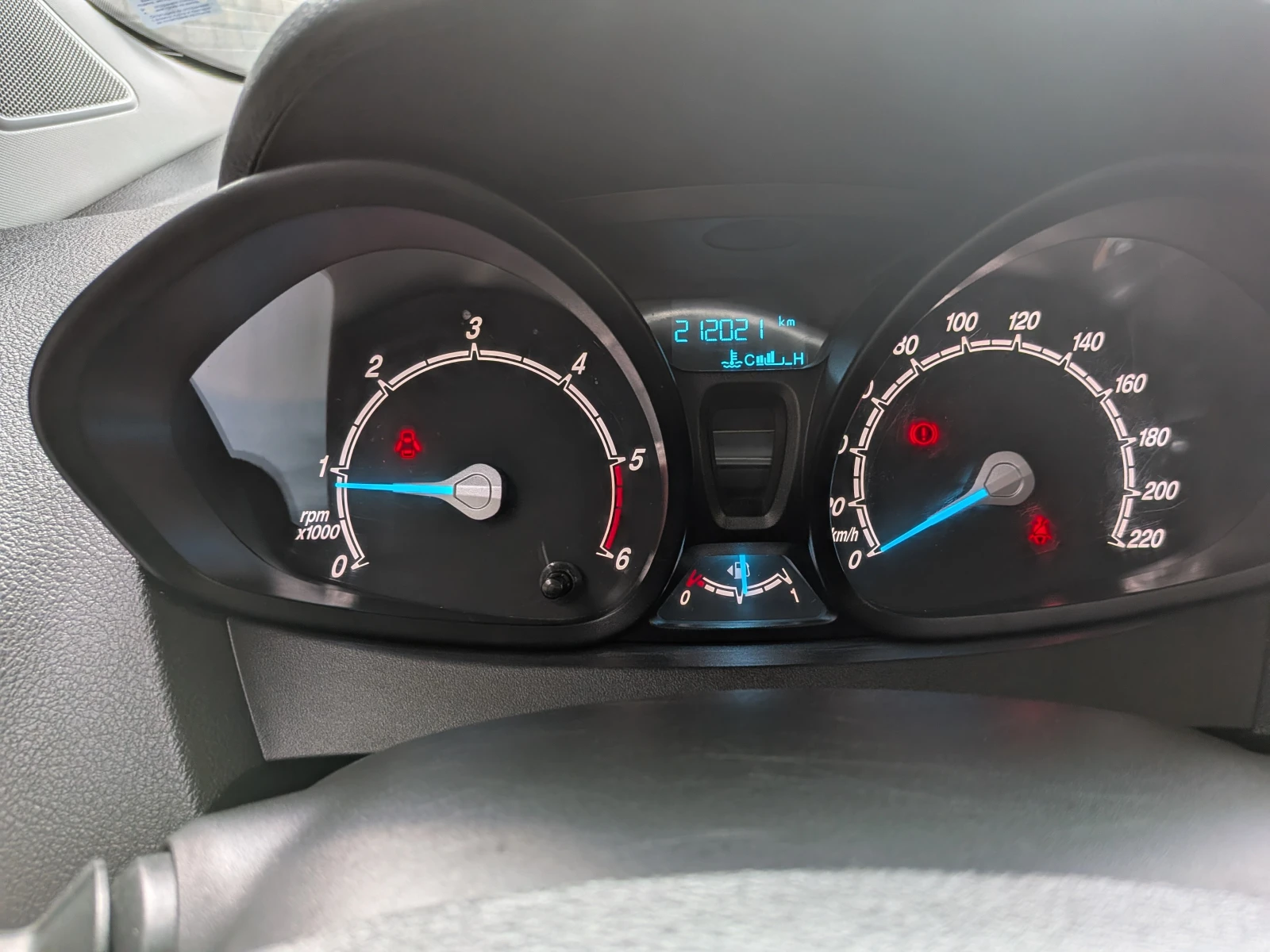 Ford Courier 1.5 TDCI, снимка 7 - Автомобили и джипове - 55804395