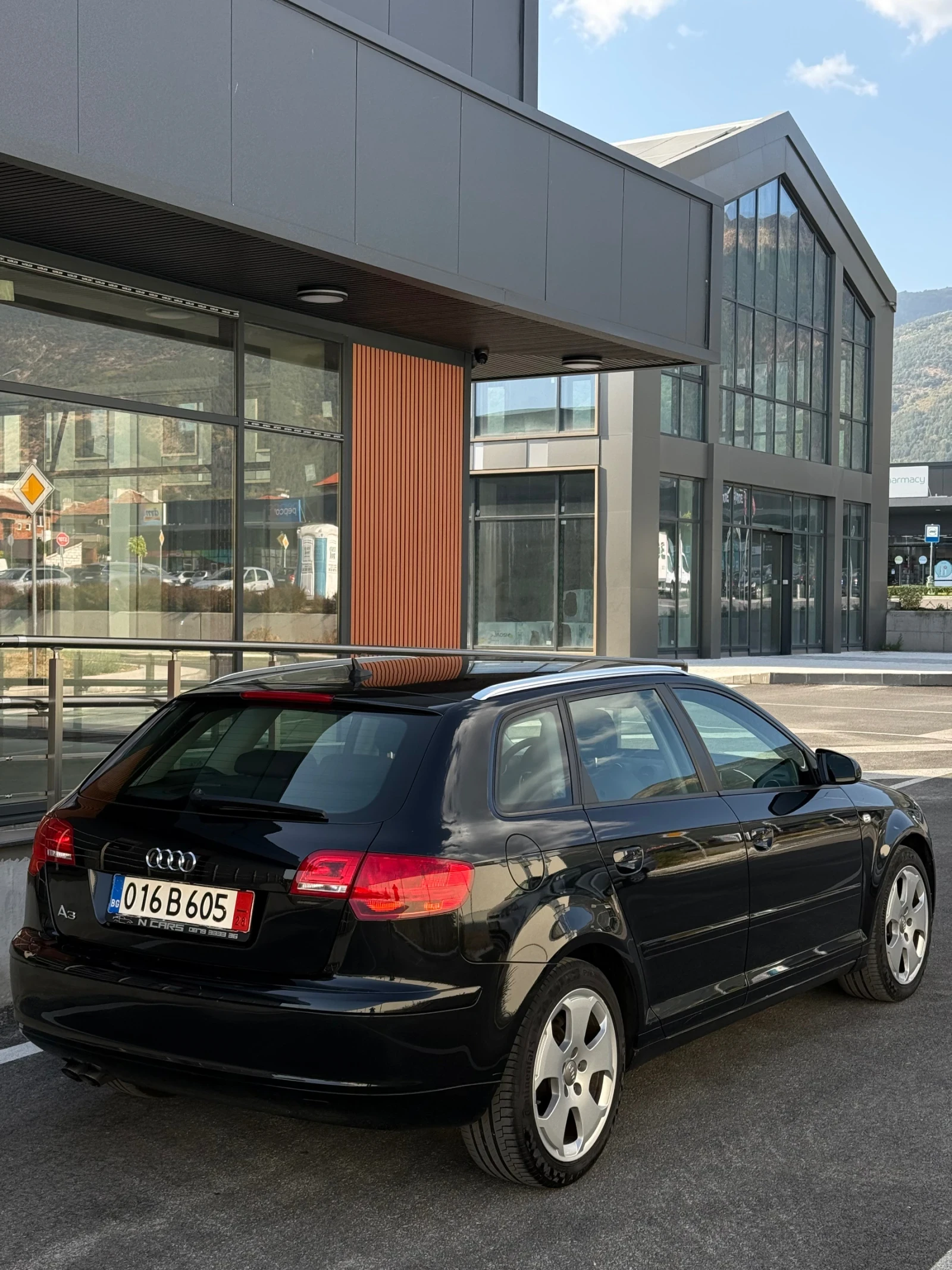 Audi A3 1.9 Sportback * NAVI* * Подгрев* * Темпомат* , снимка 4 - Автомобили и джипове - 55877821