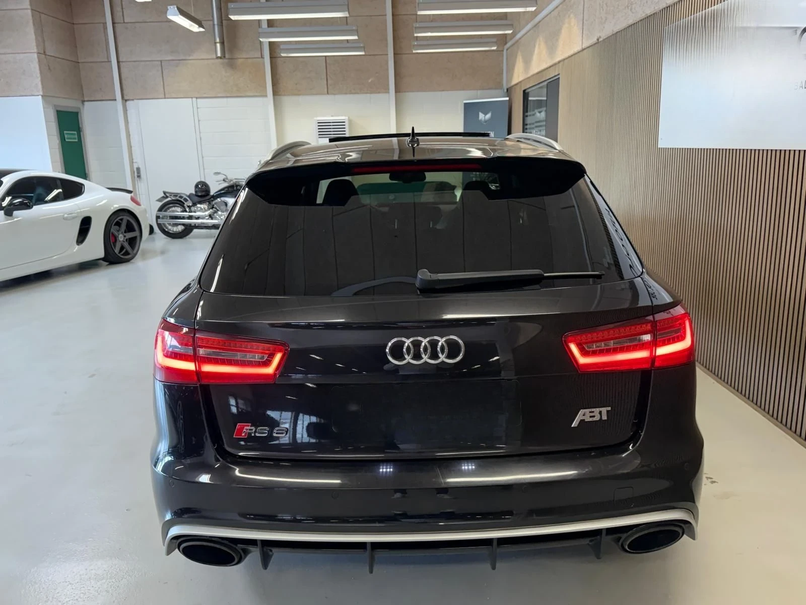 Audi Rs6 ОЧАКВАН ВНОС 700 К.С. / CARBON / PANORAMA / BANG, снимка 3 - Автомобили и джипове - 55936156
