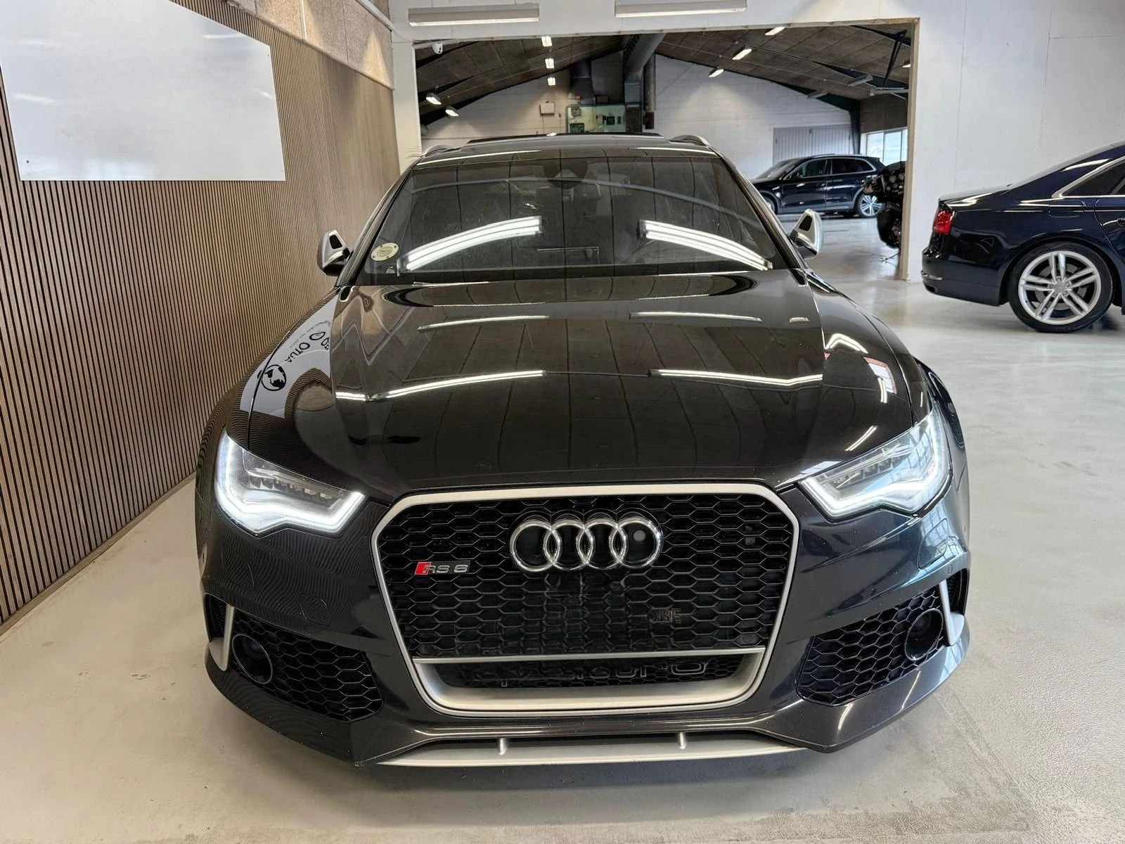 Audi Rs6 ОЧАКВАН ВНОС 700 К.С. / CARBON / PANORAMA / BANG, снимка 2 - Автомобили и джипове - 55936156