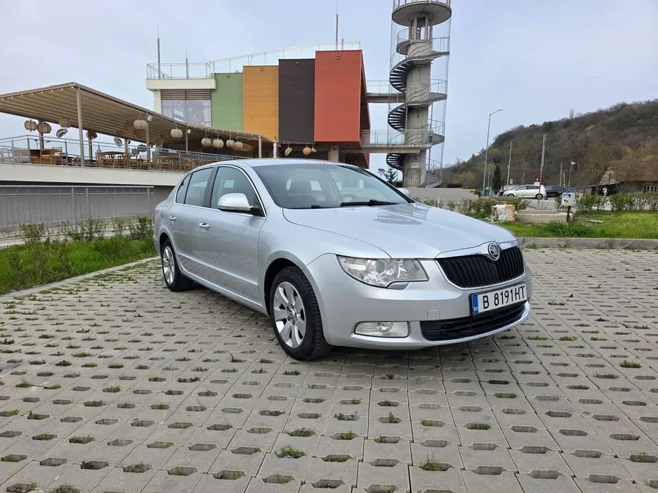 Skoda Superb 1.8 TSI DSG, снимка 5 - Автомобили и джипове - 56076540