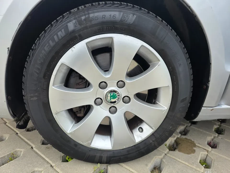 Skoda Superb 1.8 TSI DSG, снимка 13 - Автомобили и джипове - 56076540