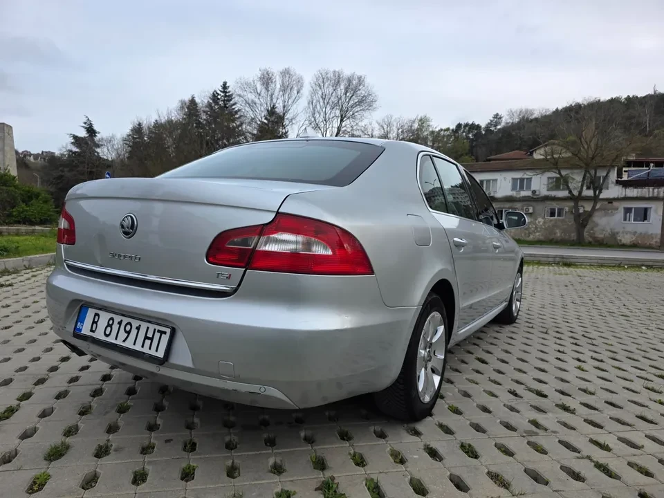 Skoda Superb 1.8 TSI DSG, снимка 4 - Автомобили и джипове - 56076540