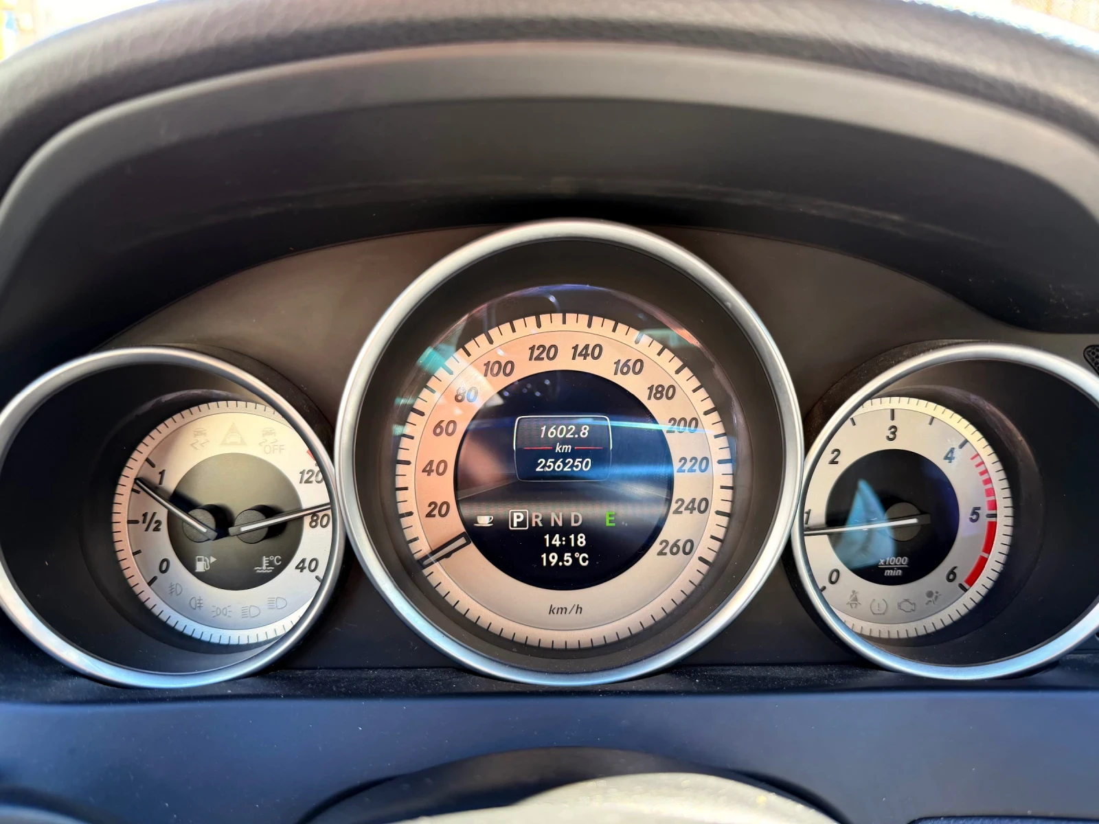 Mercedes-Benz C 250, снимка 13 - Автомобили и джипове - 56313677
