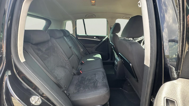 VW Tiguan 2.0 TDi, снимка 13 - Автомобили и джипове - 52076983