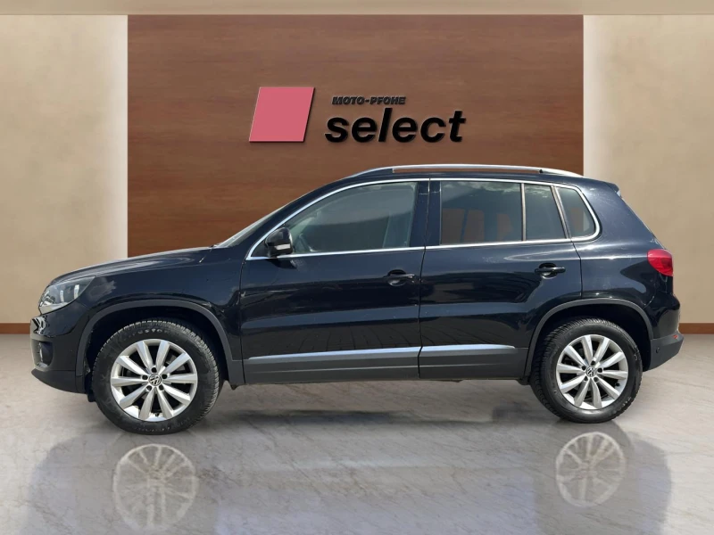 VW Tiguan 2.0 TDi, снимка 4 - Автомобили и джипове - 52076983