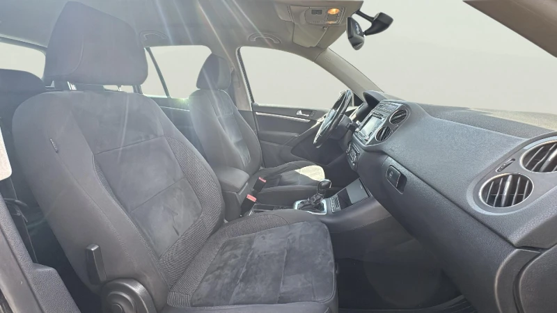VW Tiguan 2.0 TDi, снимка 12 - Автомобили и джипове - 52076983