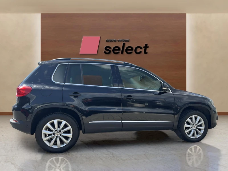 VW Tiguan 2.0 TDi, снимка 5 - Автомобили и джипове - 52076983