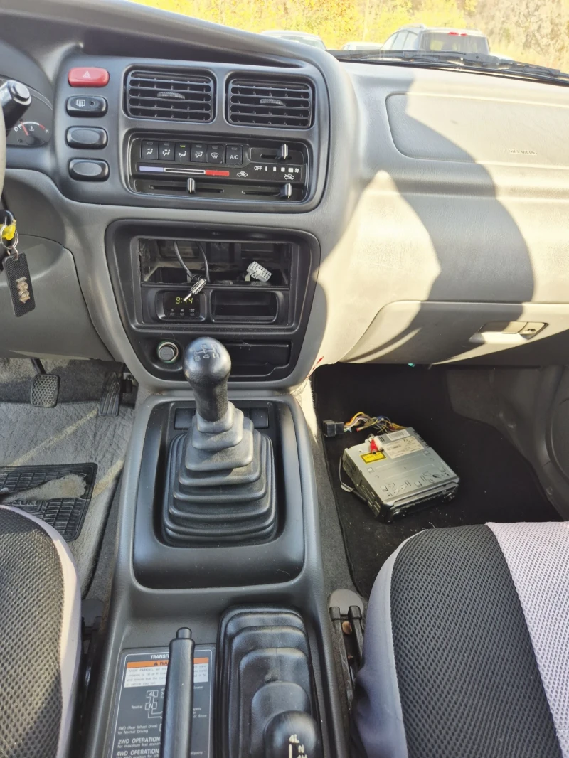 Suzuki Grand vitara 2.0i, 128к.с., КЛИМАТИК, ТОП, снимка 12 - Автомобили и джипове - 52400756