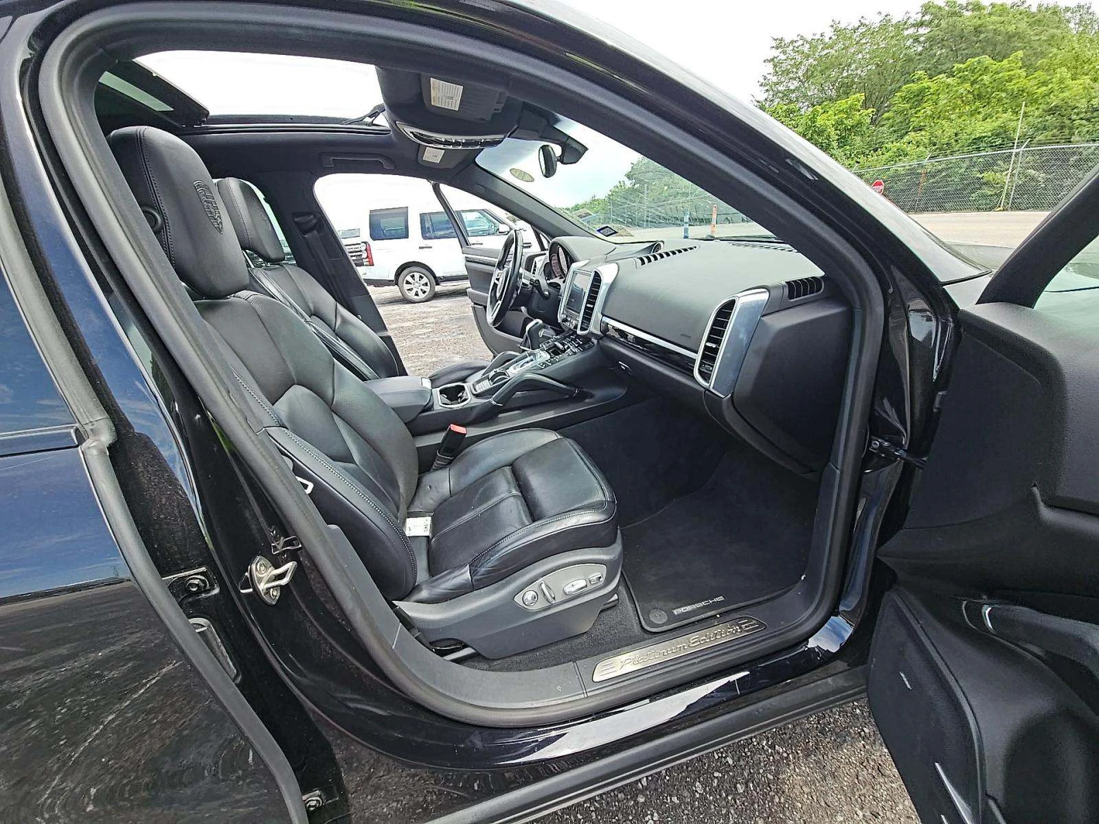 Porsche Cayenne PLATINUM* FACELIFT* BOSE* PANO* ОБДУХ* KEYLESS* ВИ - изображение 8