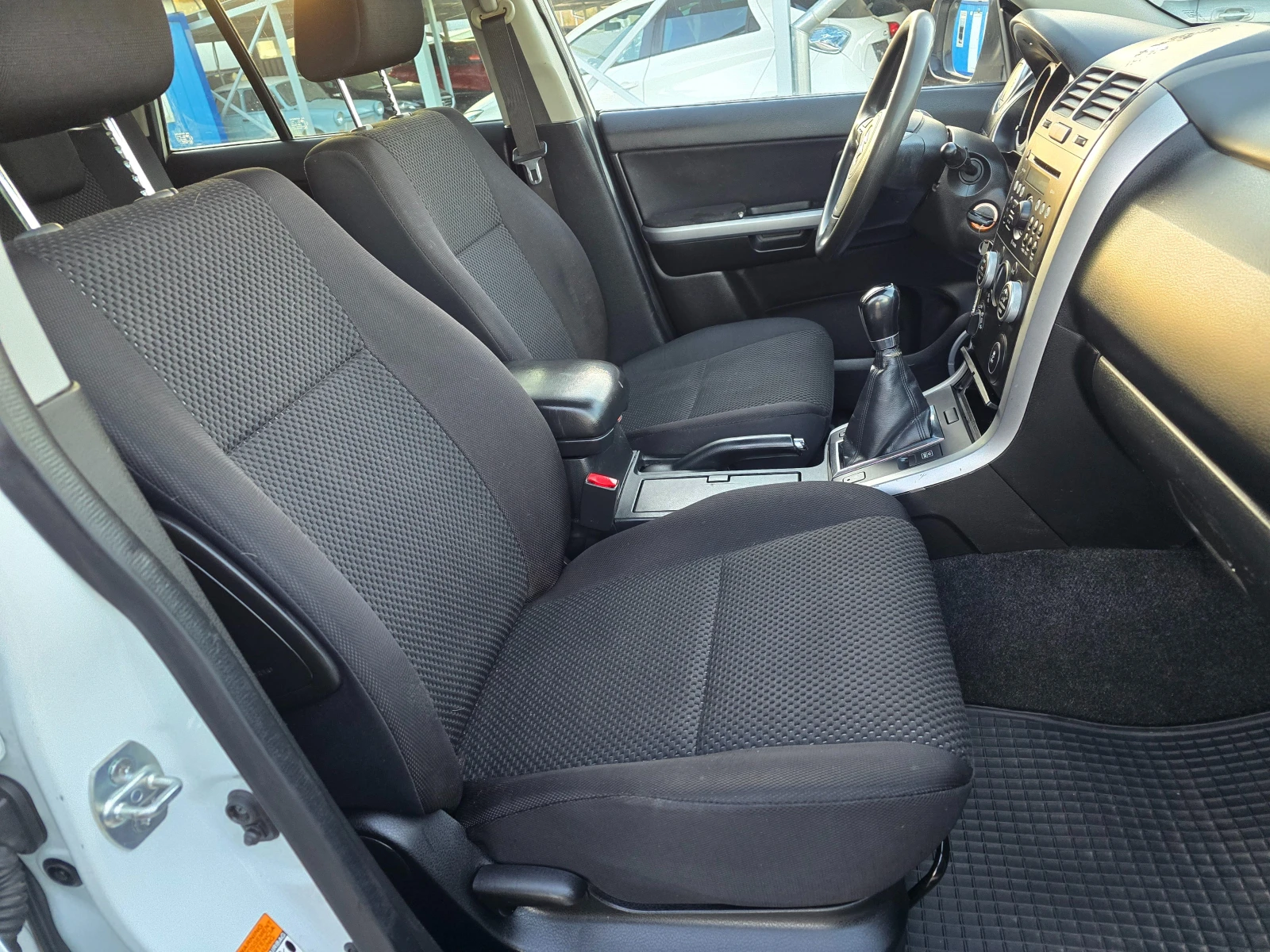 Suzuki Grand vitara 1, 9 DDIS КЛИМАТРОНИК !! РЕАЛНИ 115000 км - изображение 10