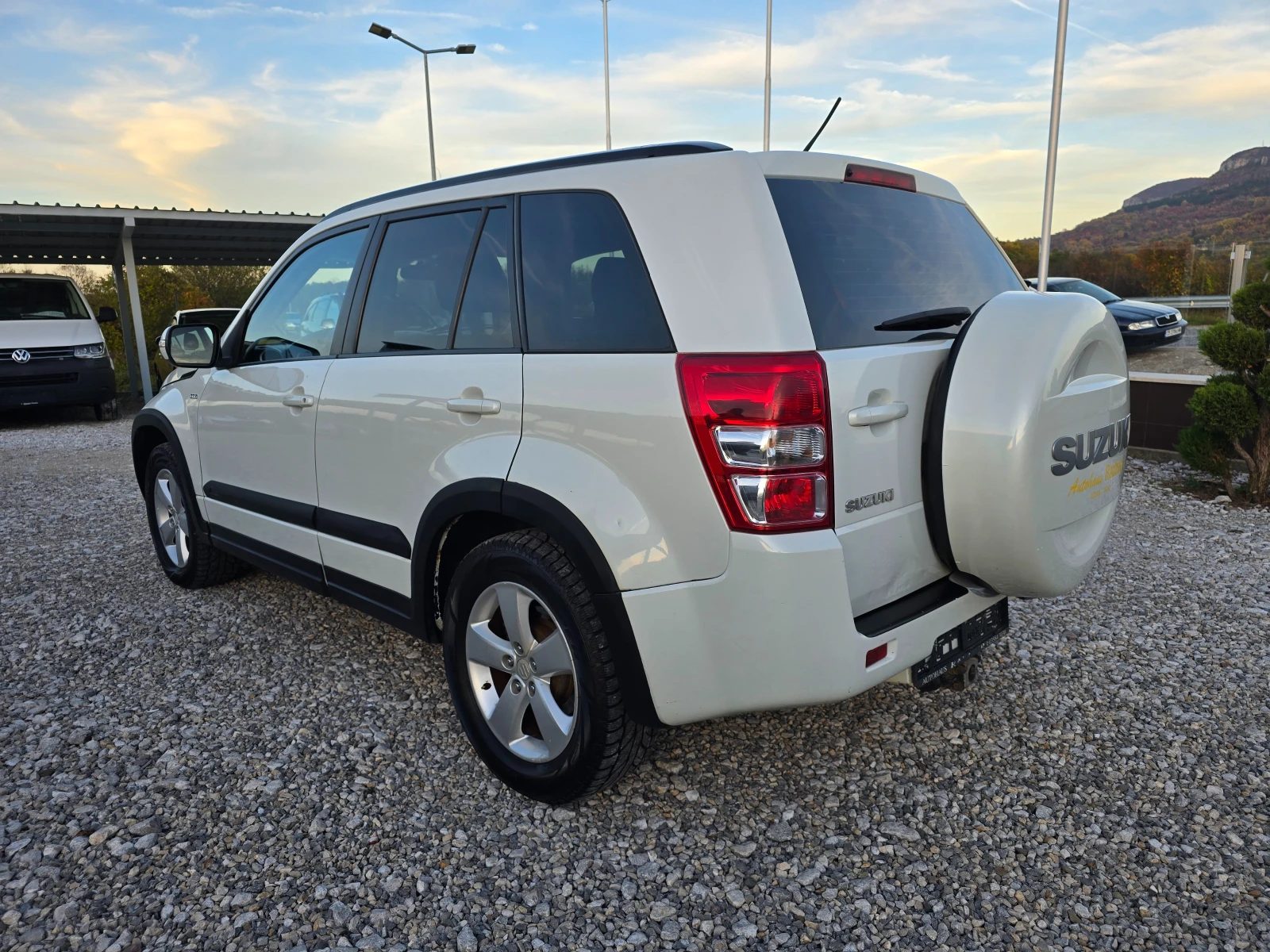 Suzuki Grand vitara 1, 9 DDIS КЛИМАТРОНИК !! РЕАЛНИ 115000 км - изображение 3