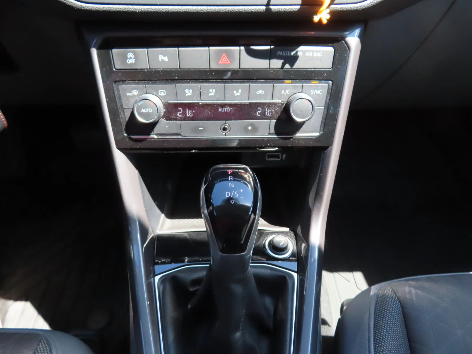 VW T-Cross Style 1.0 TSI BMT DSG, снимка 11 - Автомобили и джипове - 54712156