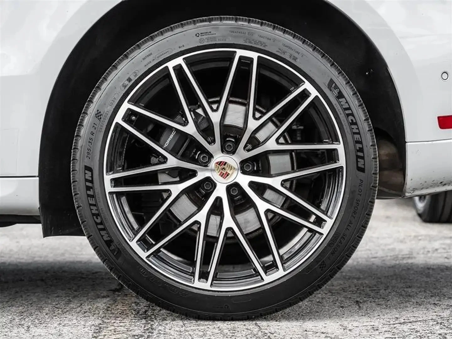 Porsche Macan T PREMIUM PLUS FULL ЦЕНА ДО БГ АВТОКРЕДИТ, снимка 4 - Автомобили и джипове - 55859635