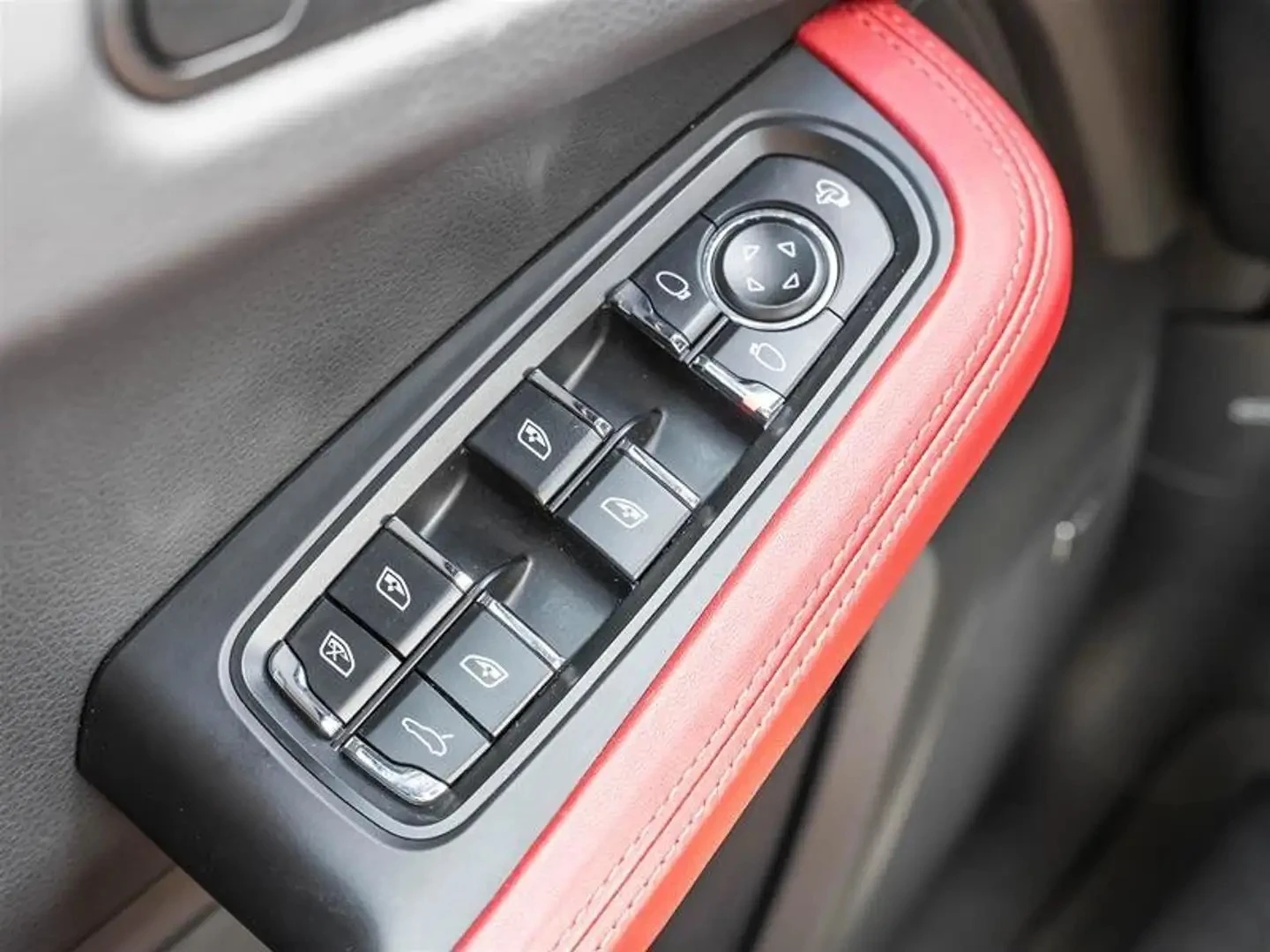 Porsche Macan T PREMIUM PLUS FULL ЦЕНА ДО БГ АВТОКРЕДИТ, снимка 13 - Автомобили и джипове - 55859635