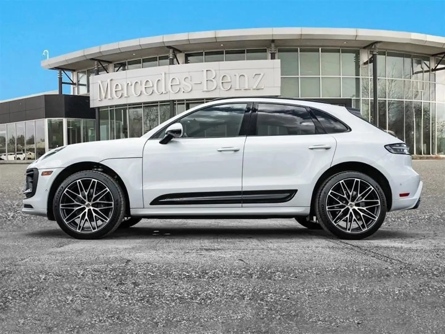 Porsche Macan T PREMIUM PLUS FULL ЦЕНА ДО БГ АВТОКРЕДИТ, снимка 3 - Автомобили и джипове - 55859635