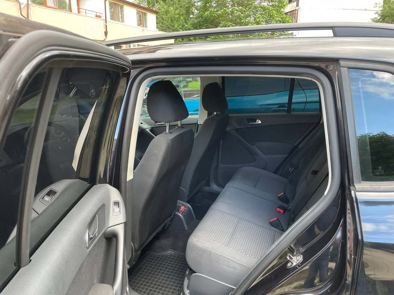 VW Tiguan 4motion, снимка 9 - Автомобили и джипове - 56728703