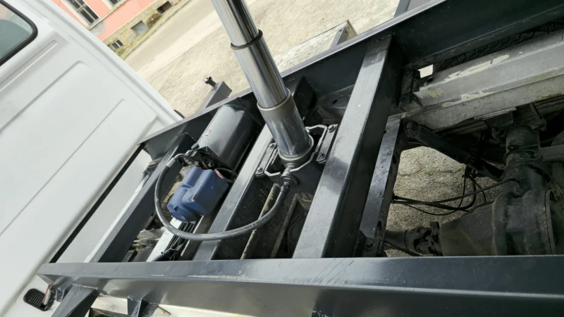 Mercedes-Benz Sprinter Тристранен самосвал 518, снимка 8 - Бусове и автобуси - 53019743