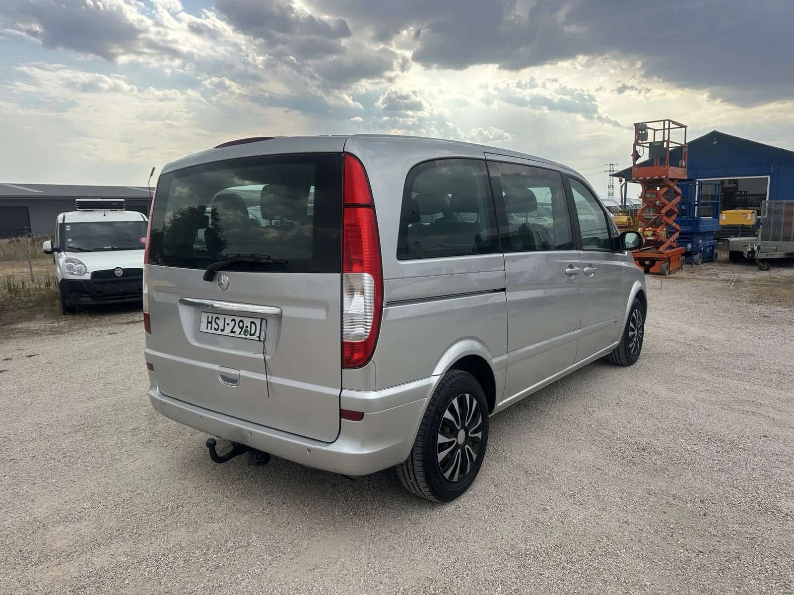 Mercedes-Benz Viano  - изображение 5