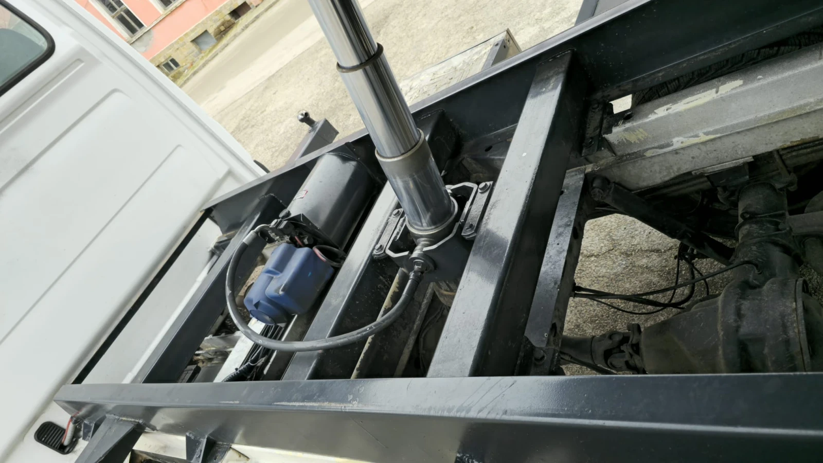 Mercedes-Benz Sprinter Тристранен самосвал 518 - изображение 8