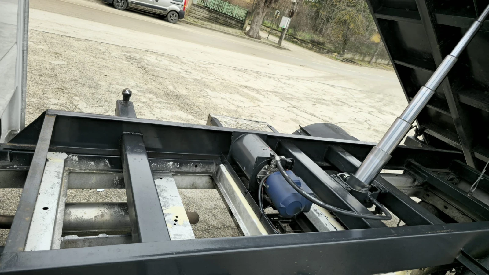 Mercedes-Benz Sprinter Тристранен самосвал 518 - изображение 7