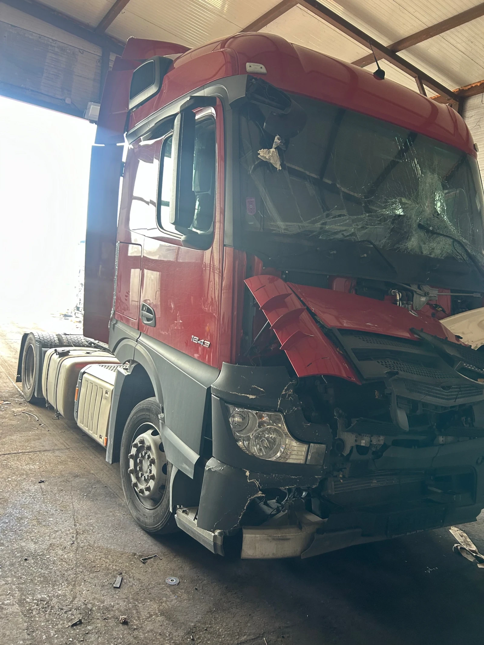 Mercedes-Benz Actros 1843