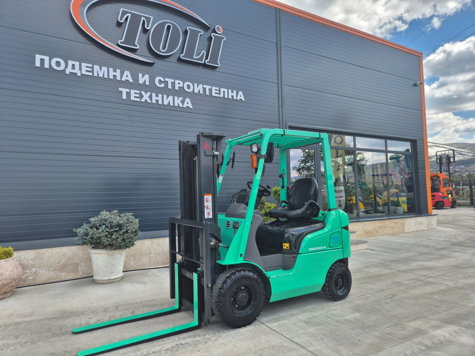 Мотокар Mitsubishi * АВТОМАТ * ПЕРФЕКТЕН * КАТО НОВ * !, снимка 1