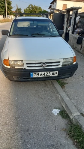 Opel Astra Седан, снимка 3