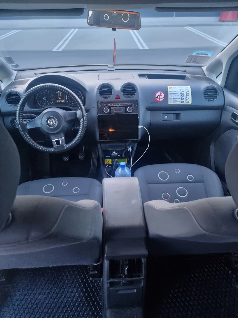 VW Caddy, снимка 15 - Автомобили и джипове - 47551795