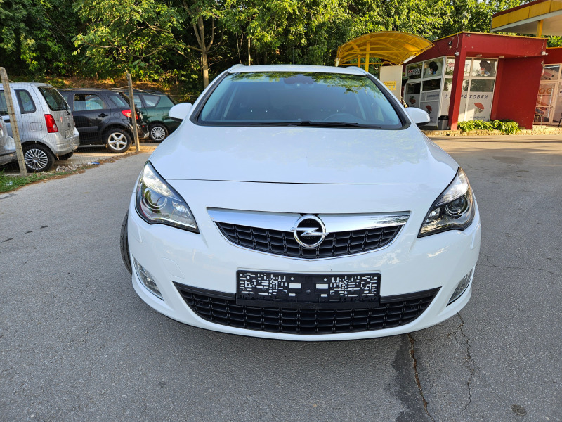 Opel Astra 1.4, FACE, Ориг. газ.!!!, снимка 2 - Автомобили и джипове - 46434786