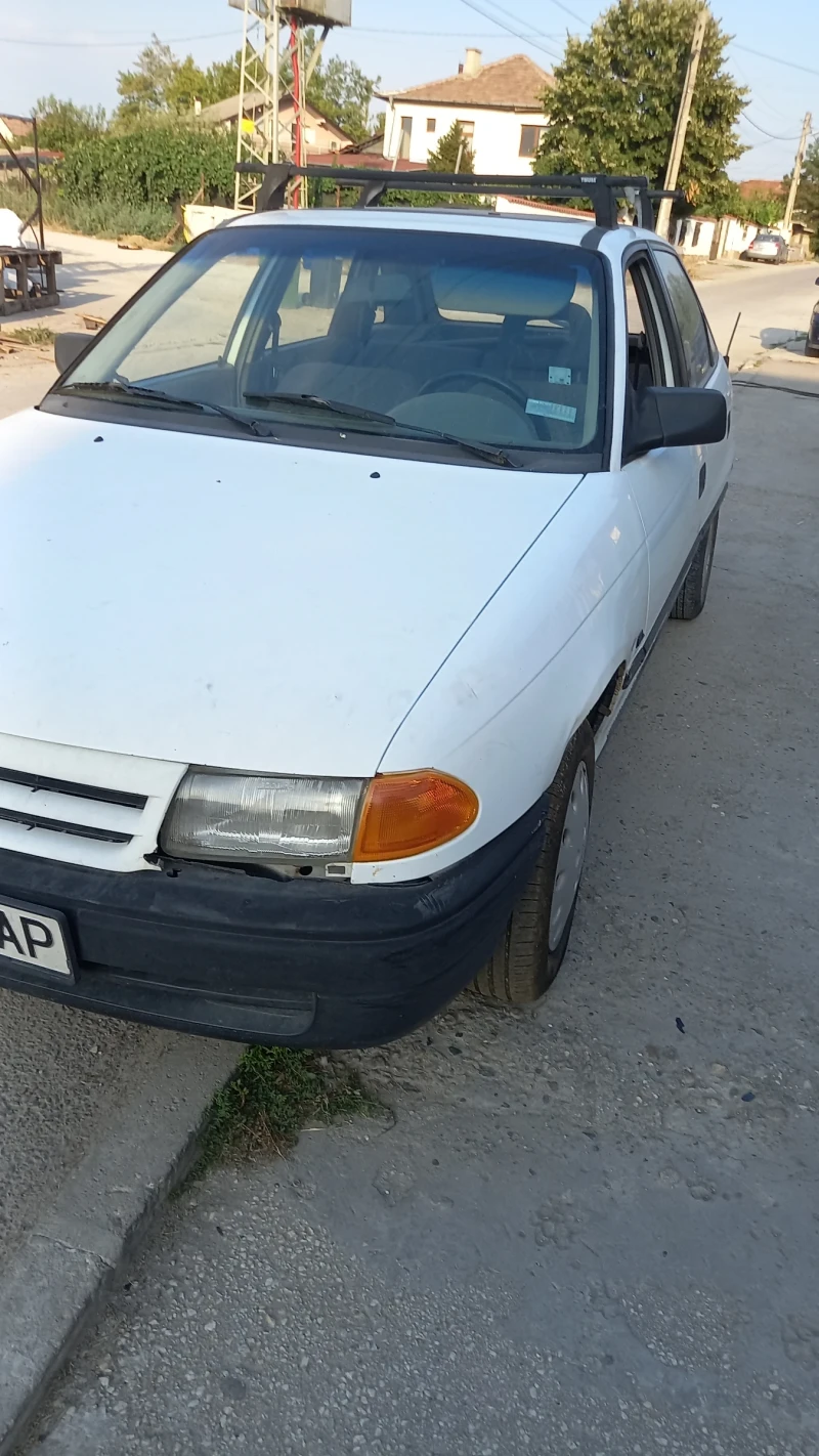 Opel Astra Седан, снимка 1 - Автомобили и джипове - 46982466