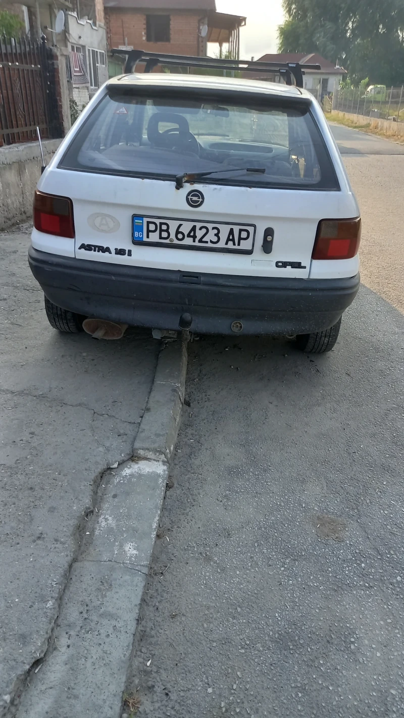 Opel Astra Седан, снимка 2 - Автомобили и джипове - 46982466