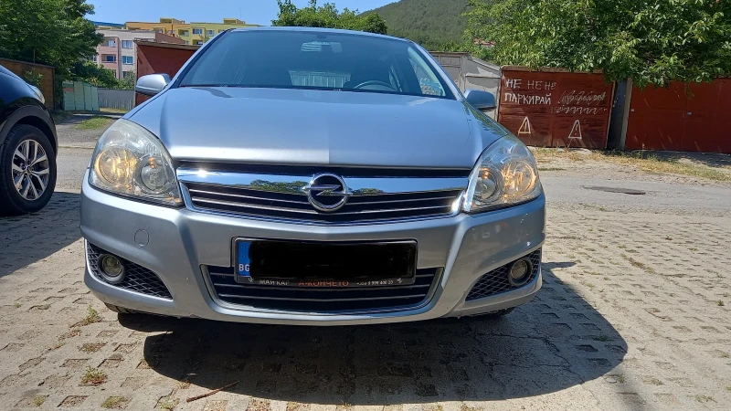 Opel Astra H, снимка 1 - Автомобили и джипове - 47359028