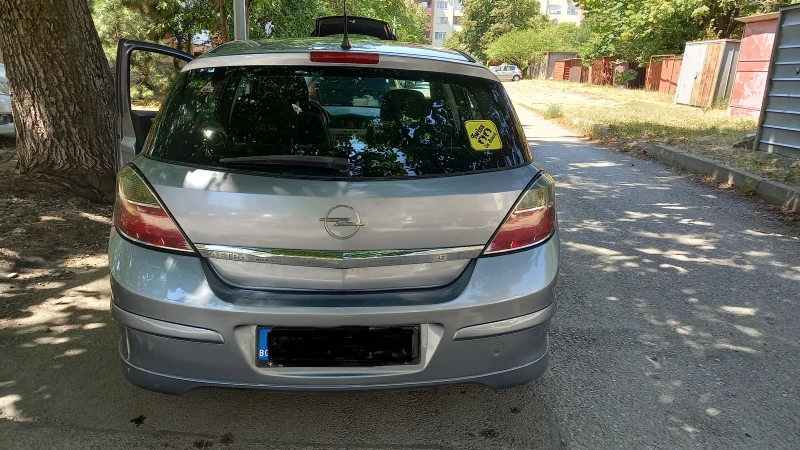 Opel Astra H, снимка 2 - Автомобили и джипове - 47359028