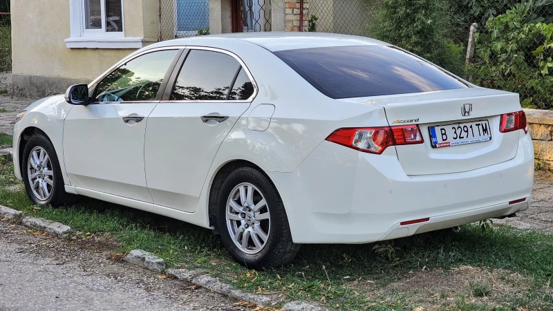 Honda Accord 2.2 I-DTEC, снимка 5 - Автомобили и джипове - 49312639