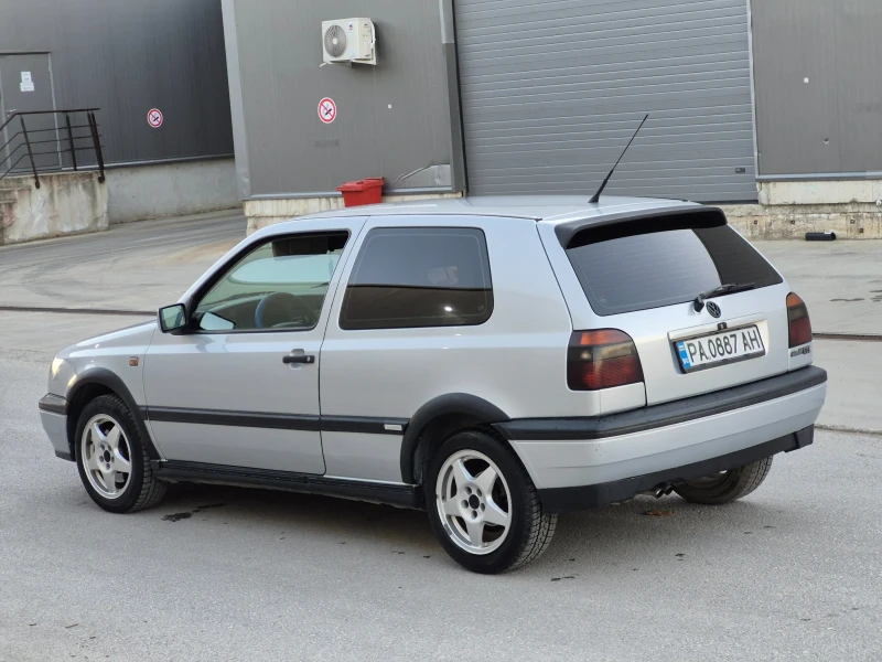 VW Golf 2.0 GTI БЕНЗИН/КЛИМАТИК, снимка 2 - Автомобили и джипове - 49470287