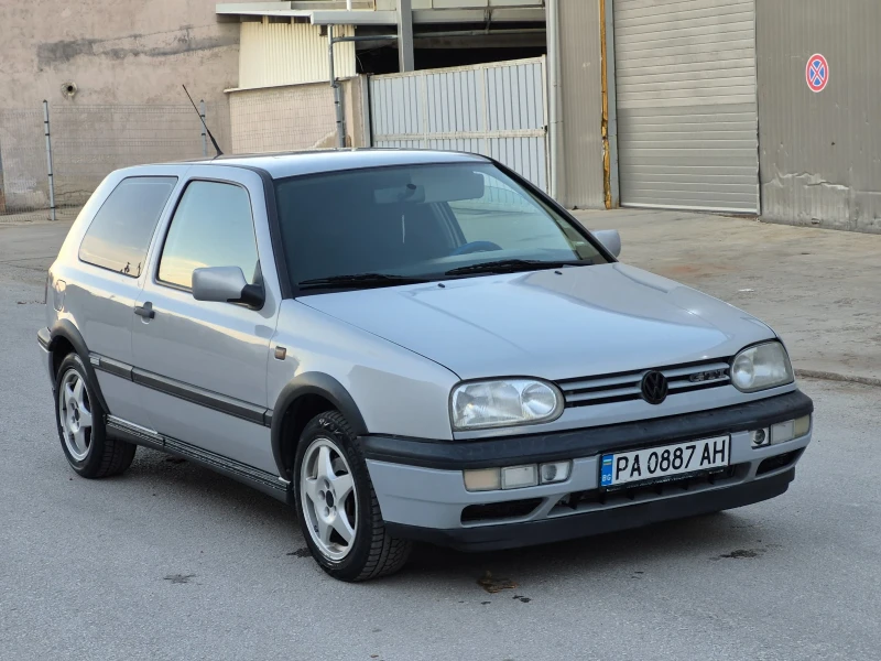 VW Golf 2.0 GTI БЕНЗИН/КЛИМАТИК, снимка 7 - Автомобили и джипове - 49470287