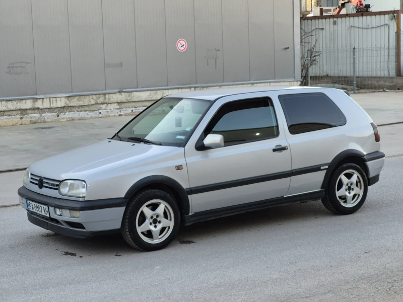 VW Golf 2.0 GTI БЕНЗИН/КЛИМАТИК, снимка 1 - Автомобили и джипове - 49470287