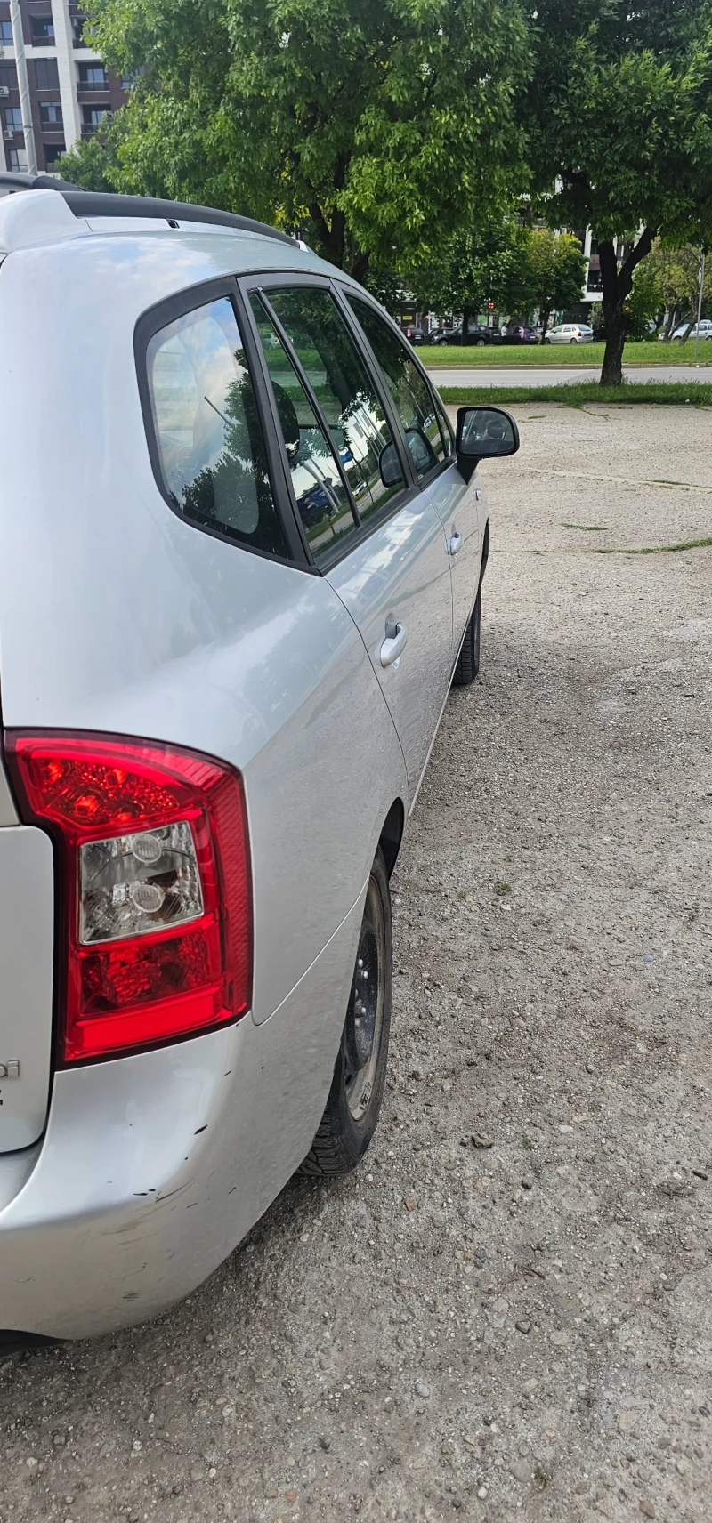 Kia Carens, снимка 8 - Автомобили и джипове - 50462999