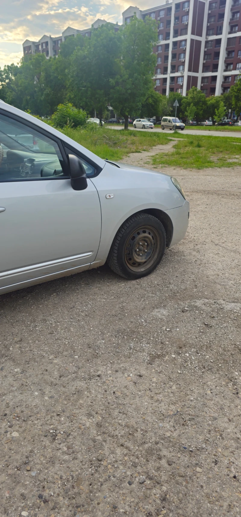 Kia Carens, снимка 10 - Автомобили и джипове - 50462999