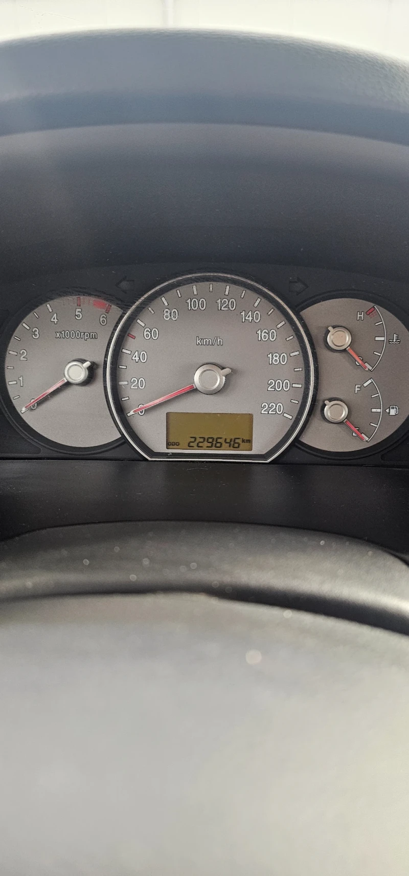 Kia Carens, снимка 11 - Автомобили и джипове - 50462999