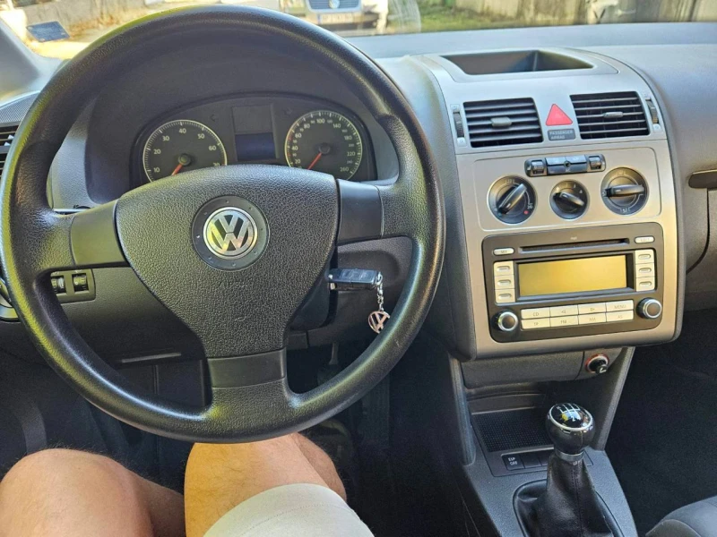 VW Touran, снимка 5 - Автомобили и джипове - 52286304