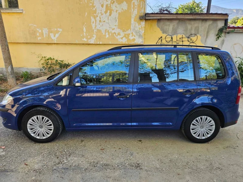 VW Touran, снимка 2 - Автомобили и джипове - 52286304
