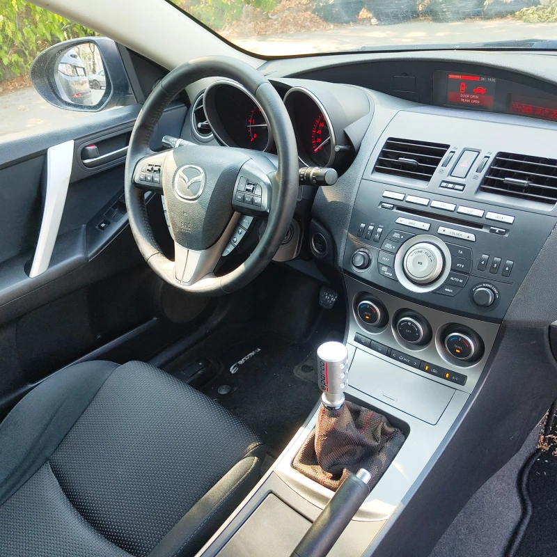 Mazda 3, снимка 9 - Автомобили и джипове - 53459025