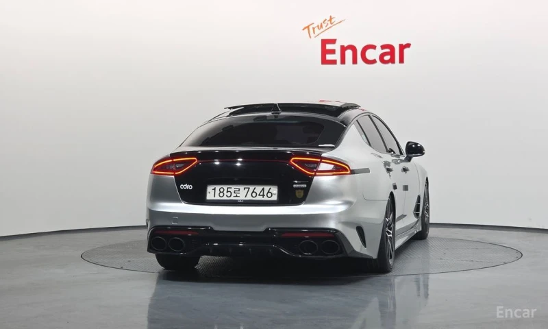 Kia Stinger, снимка 4 - Автомобили и джипове - 53530236