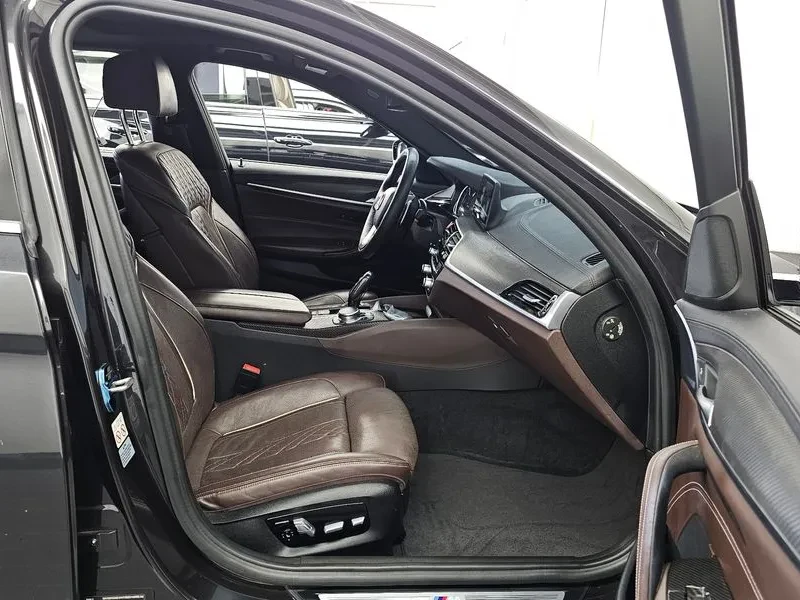 BMW 520 (G30) 530I xDrive M Sports Plus, снимка 11 - Автомобили и джипове - 54997817