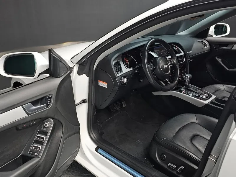 Audi A5 2.0 TDI Quattro, снимка 11 - Автомобили и джипове - 55032428