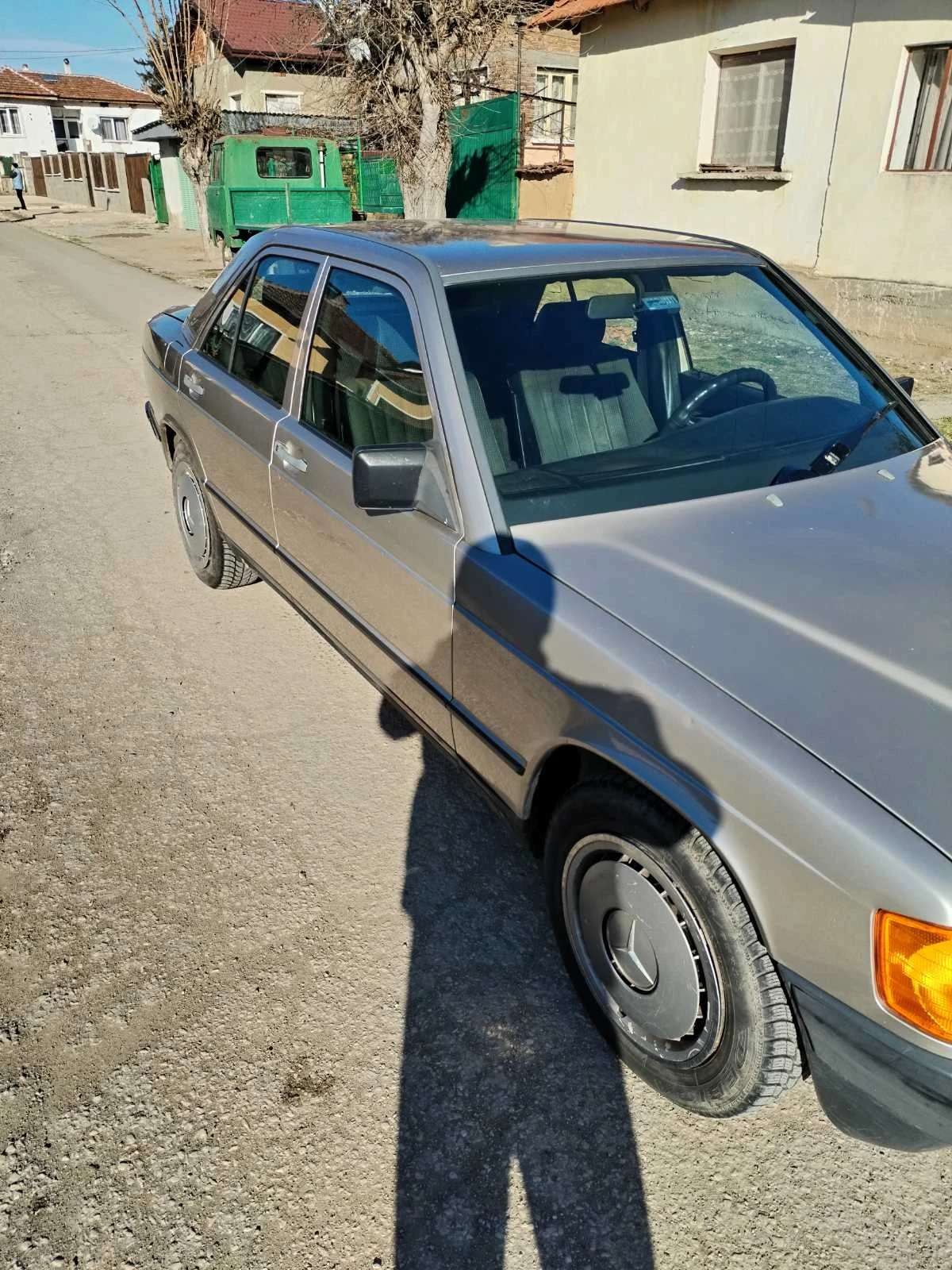 Mercedes-Benz 190 2.0 бензин - изображение 2